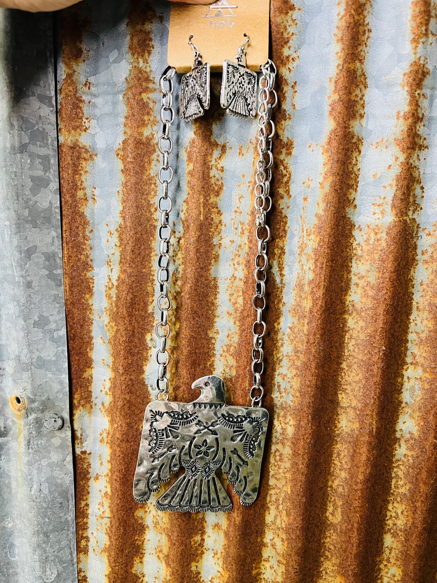 Free bird necklace